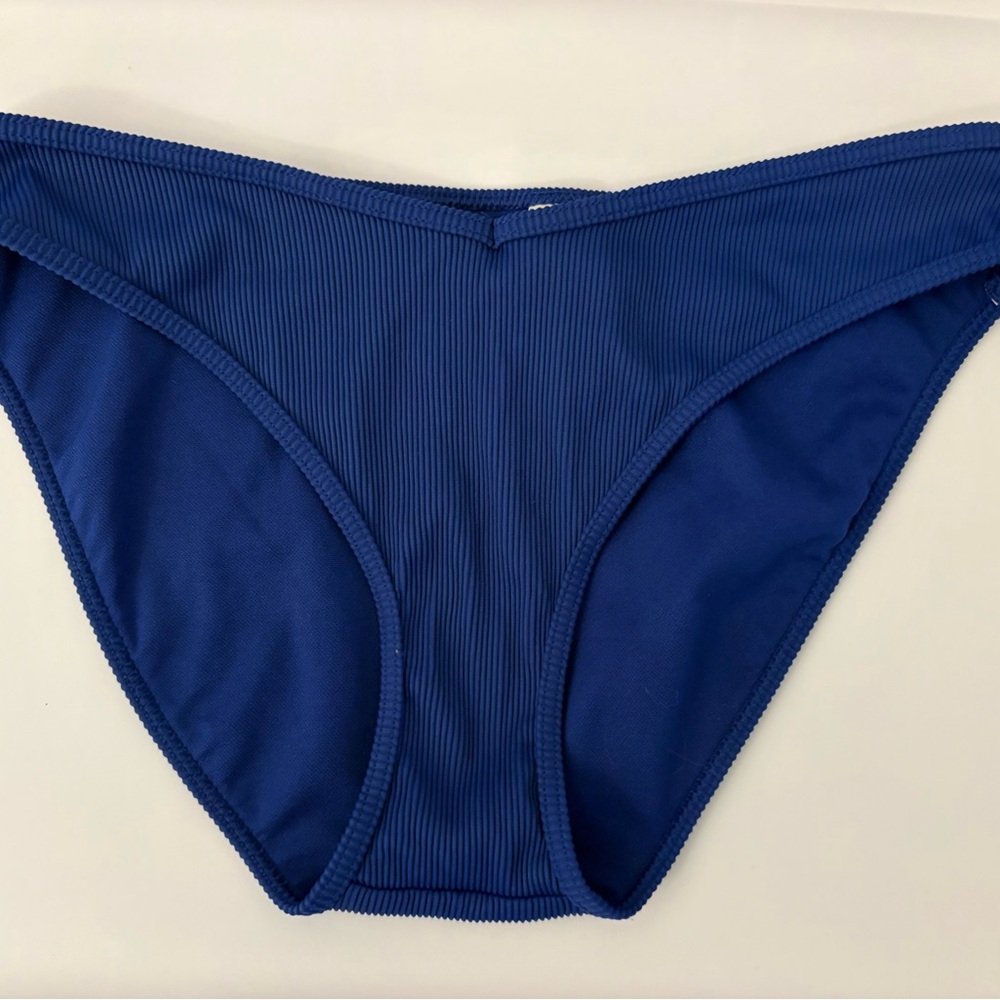 Gilly Hicks RIBBED HIGH-LEG V-WAIST CHEEKY BIKINI BOTTOM